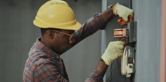 Jakie są najczęstsze problemy z instalacjami elektrycznymi i jak można je rozwiązać?