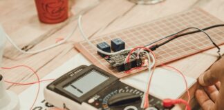 Najnowsze przepisy i normy dotyczące instalacji elektrycznych