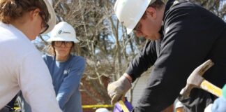 W jaki sposób dbać o stolarkę okienną i drzwiową?