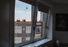 Czy stolarka okienna i drzwiowa wpływa na bezpieczeństwo domu? Poradnik dla osób zainteresowanych zwiększeniem poziomu bezpieczeństwa swojego domu